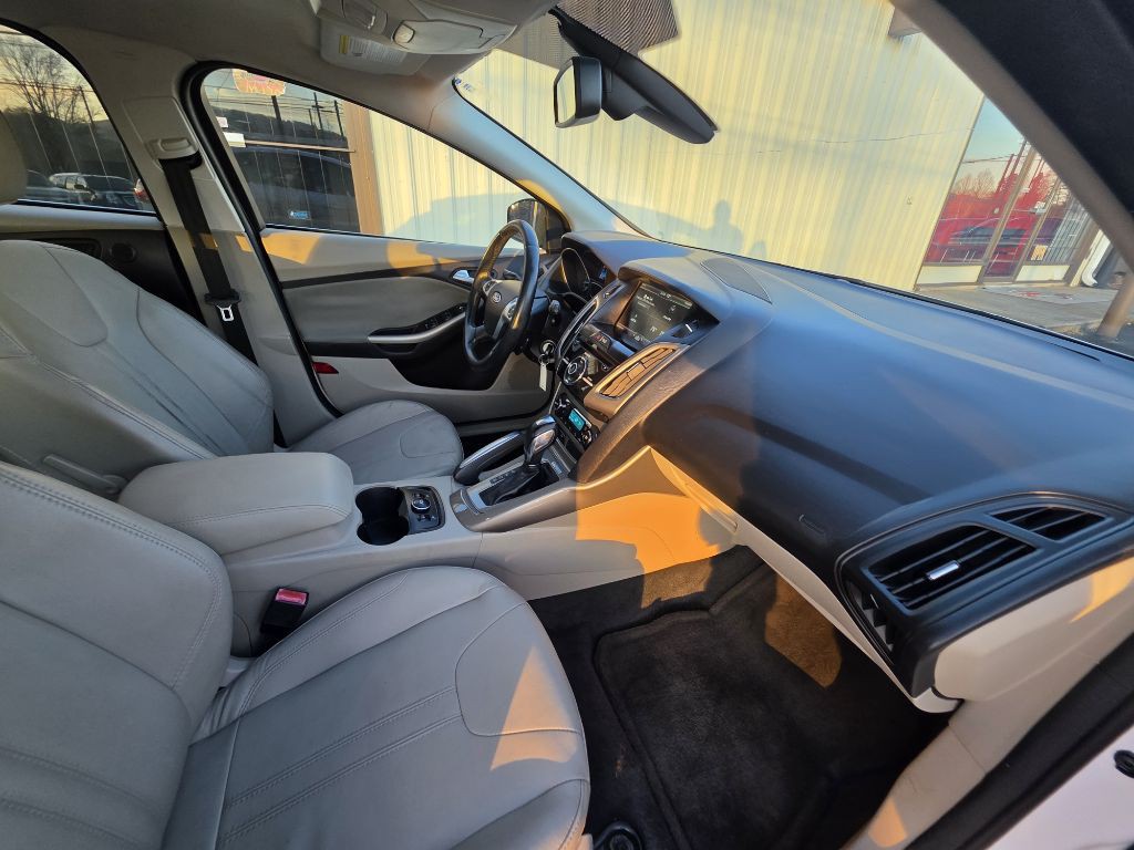 2012 Ford Focus Image 12