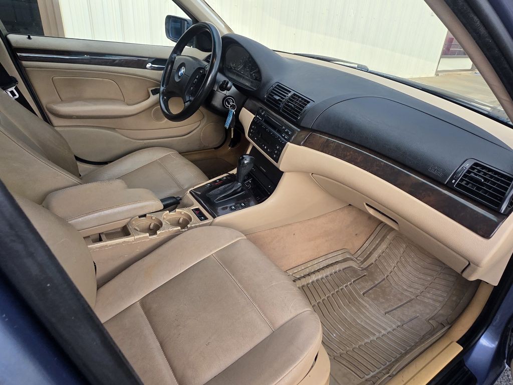 2003 BMW 3 Series Image 5