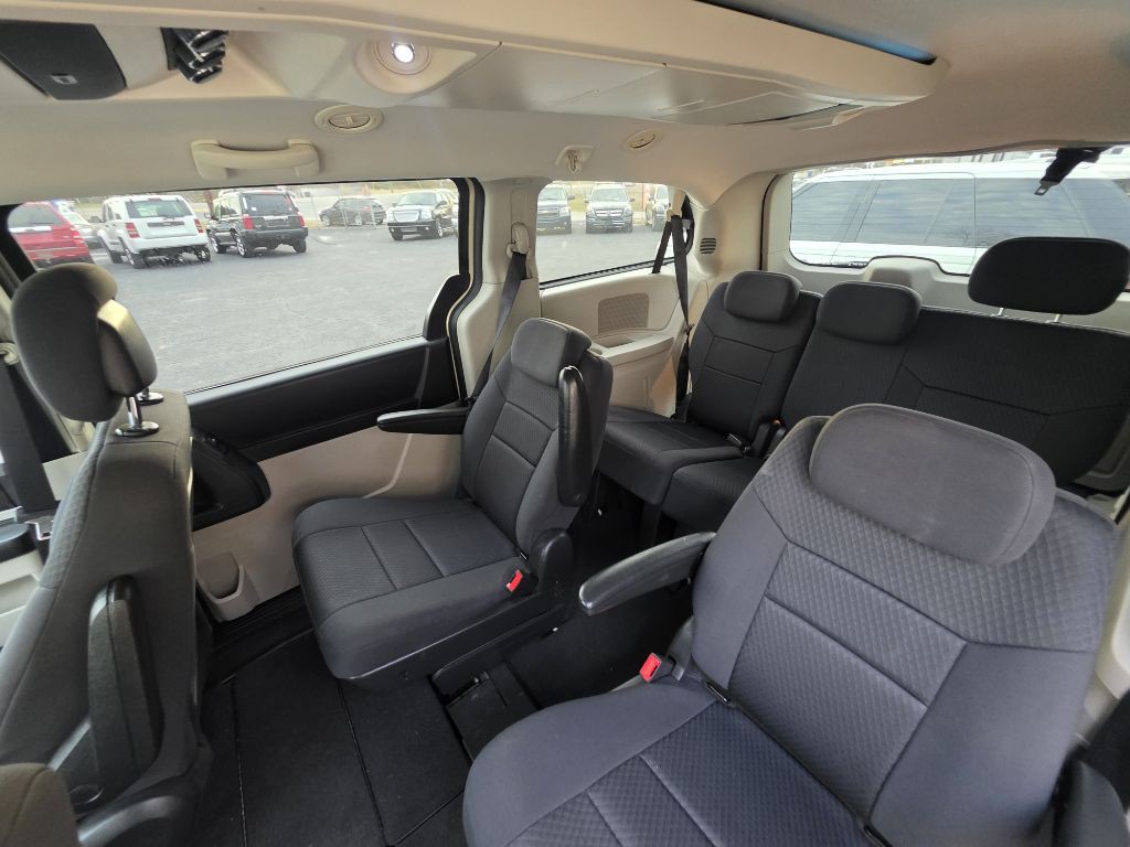 2010 Dodge Grand Caravan Image 3