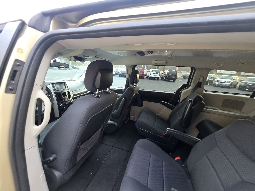 2010 Dodge Grand Caravan Image 4