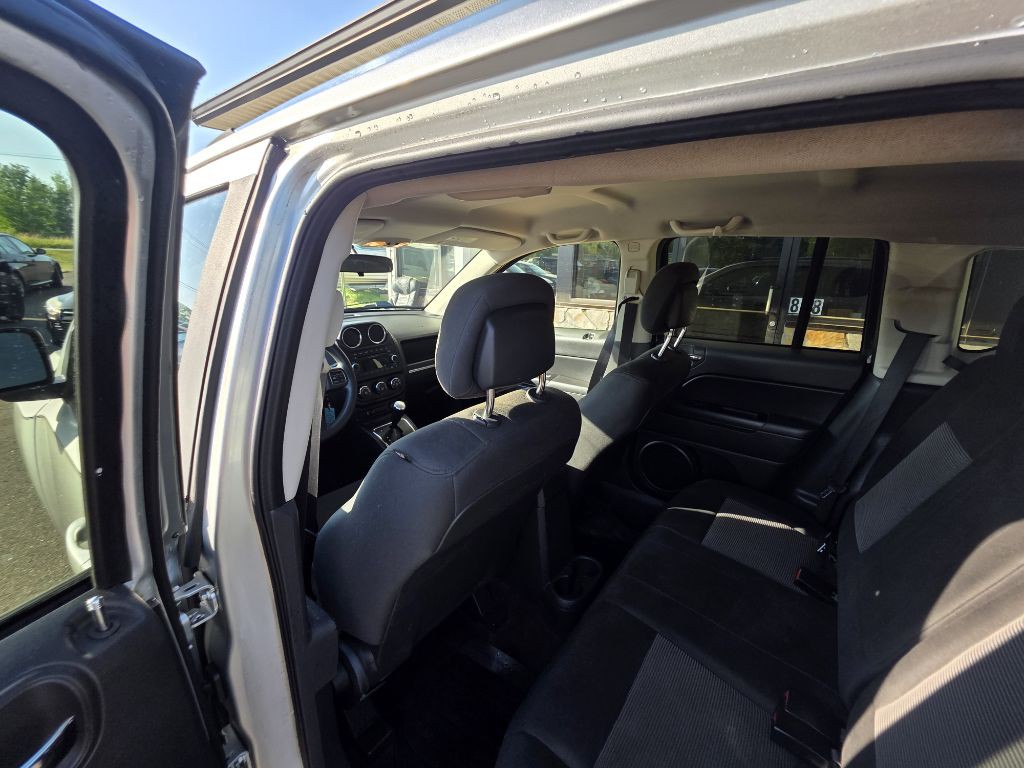 2013 Jeep Compass Image 8