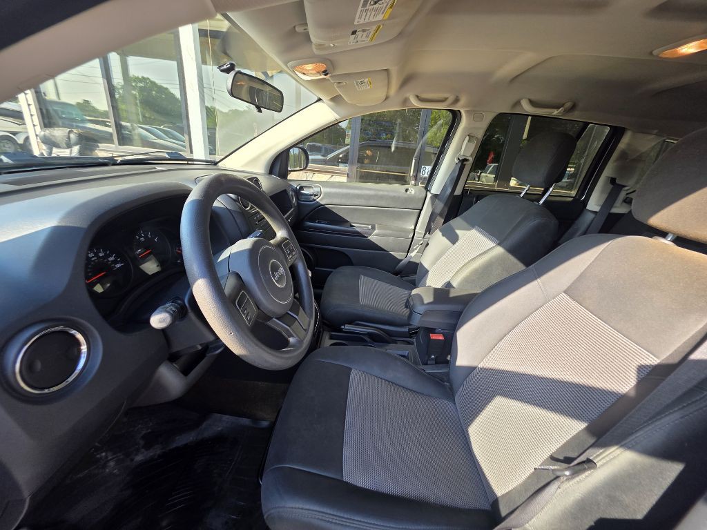 2013 Jeep Compass Image 10