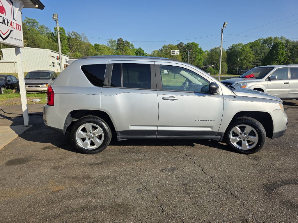 2013 Jeep Compass Image 12