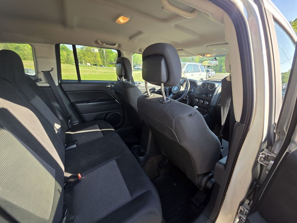 2013 Jeep Compass Image 16