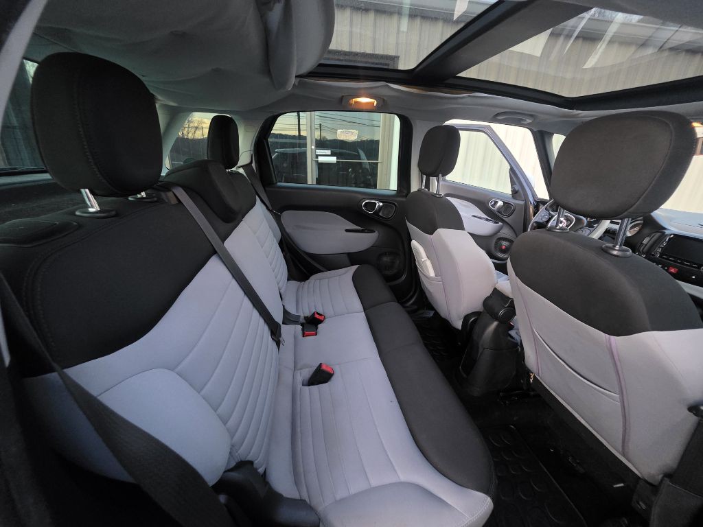 2014 FIAT 500L Image 9