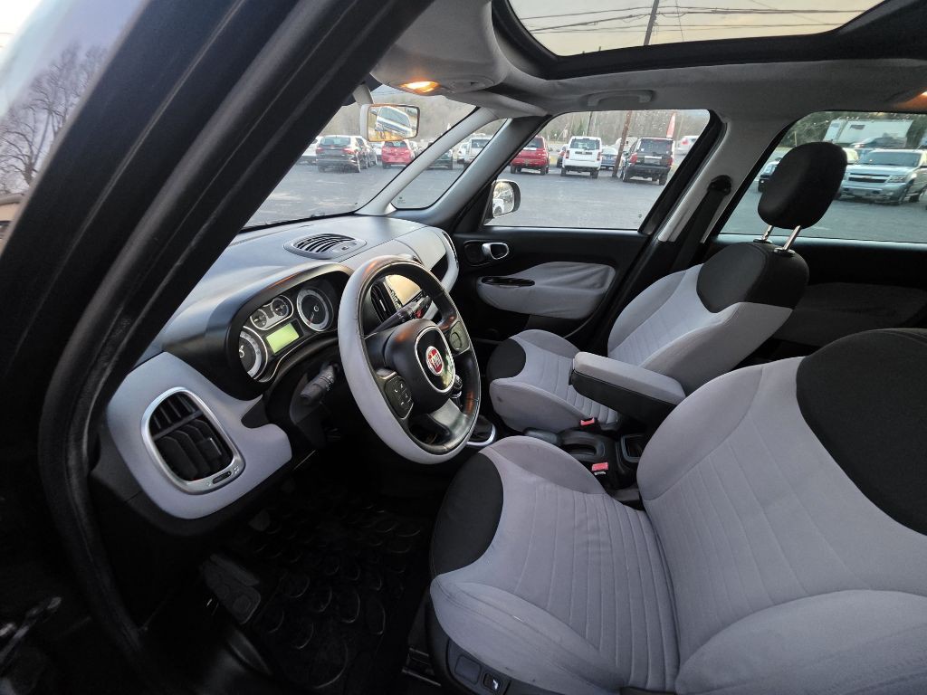 2014 FIAT 500L Image 21