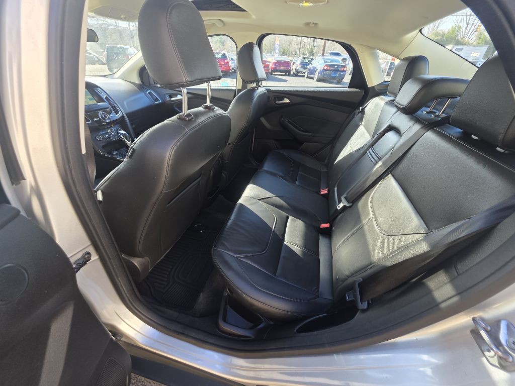 2016 Ford Focus Image 5