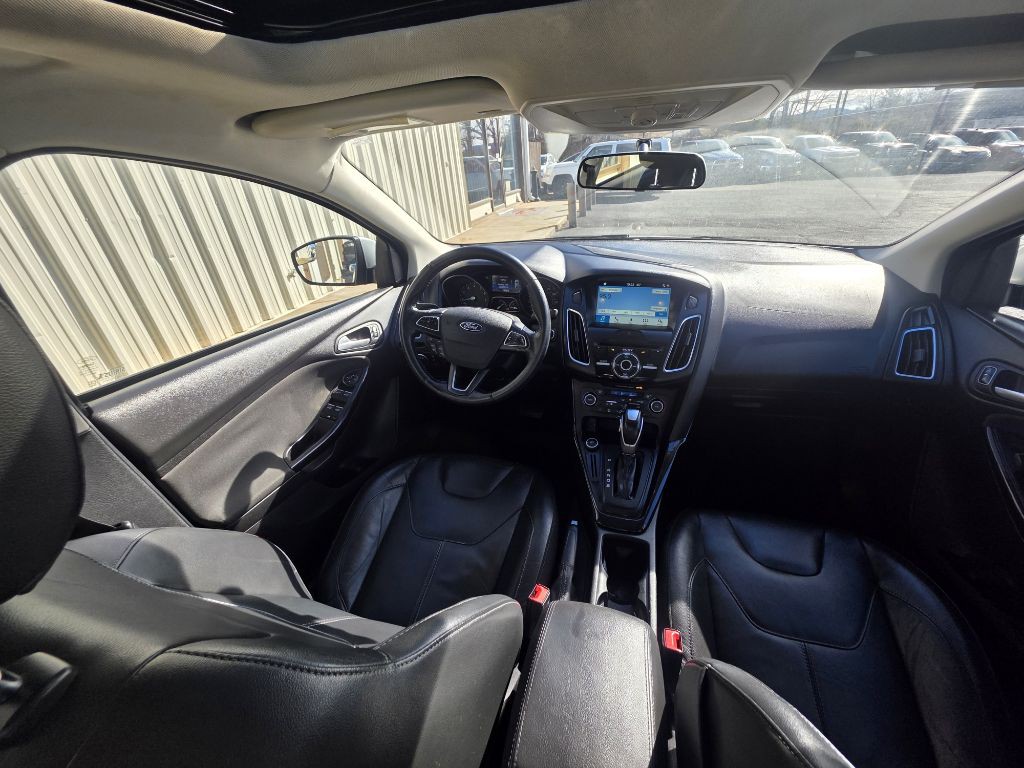2016 Ford Focus Image 9