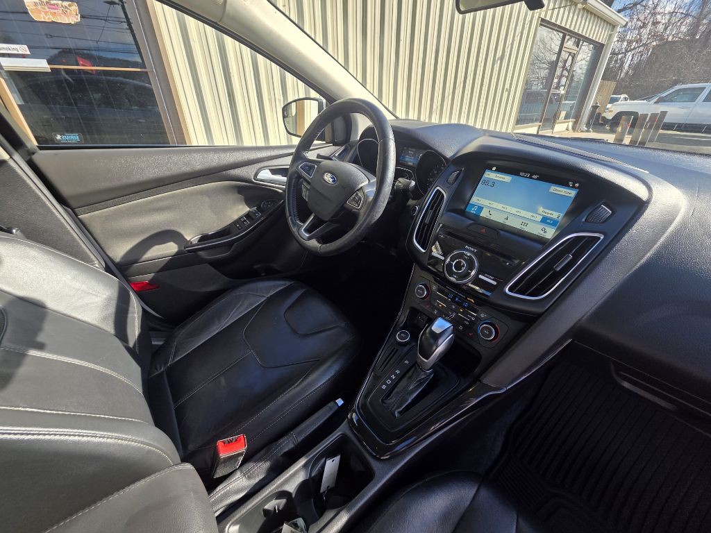 2016 Ford Focus Image 10
