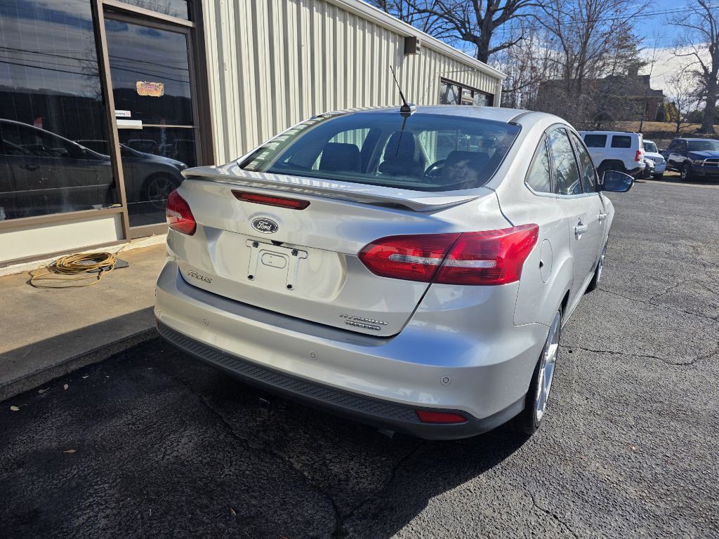 2016 Ford Focus Image 16