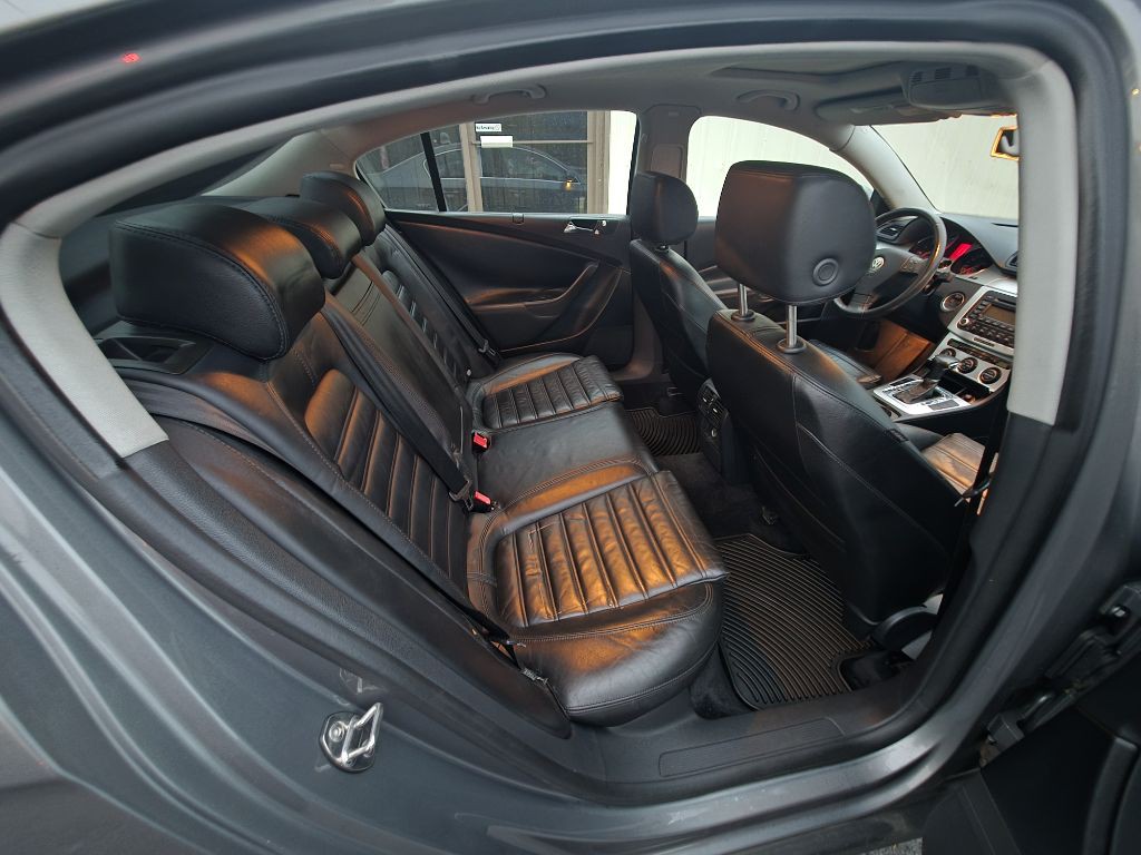 2006 Volkswagen Passat Image 9