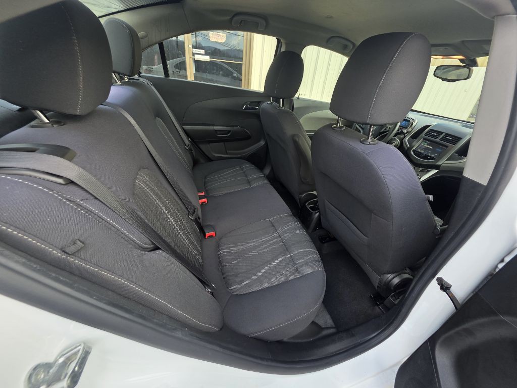 2016 Chevrolet Sonic Image 5