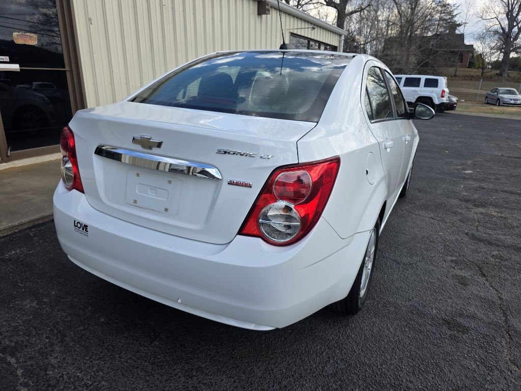 2016 Chevrolet Sonic Image 12