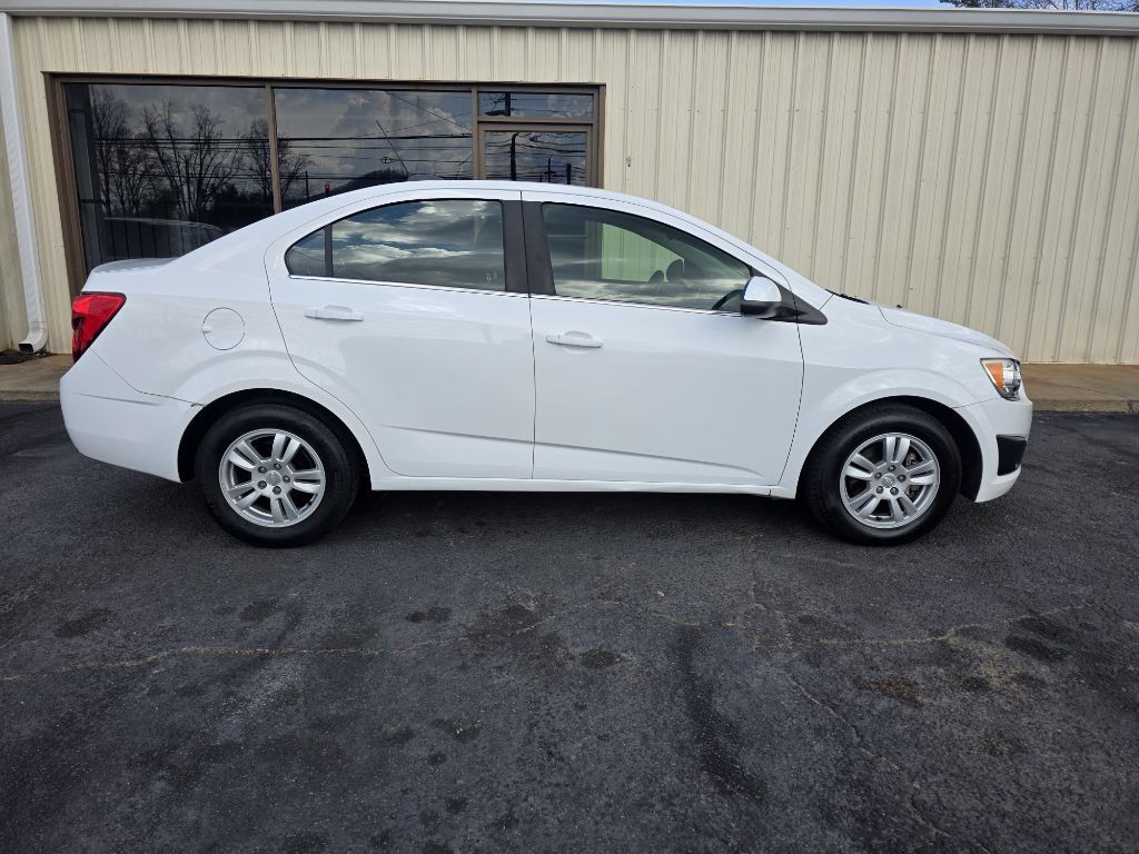 2016 Chevrolet Sonic Image 13