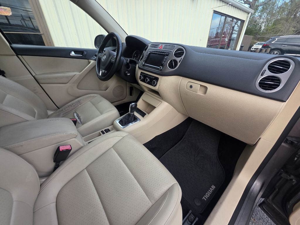 2011 Volkswagen Tiguan Image 8