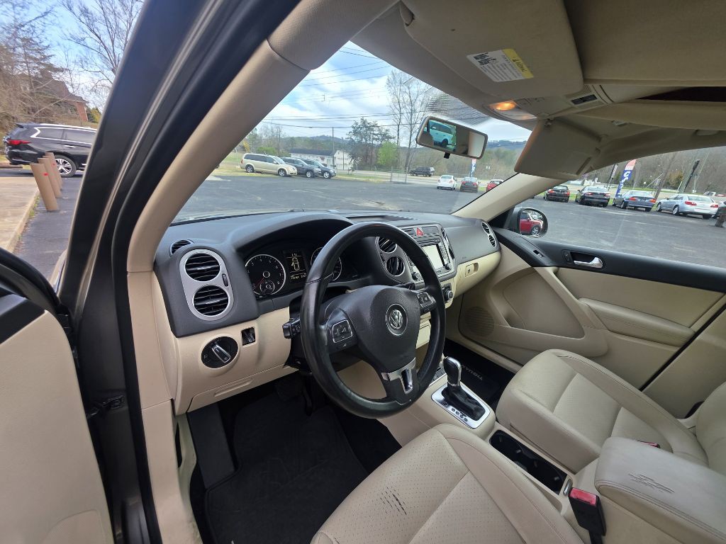 2011 Volkswagen Tiguan Image 11
