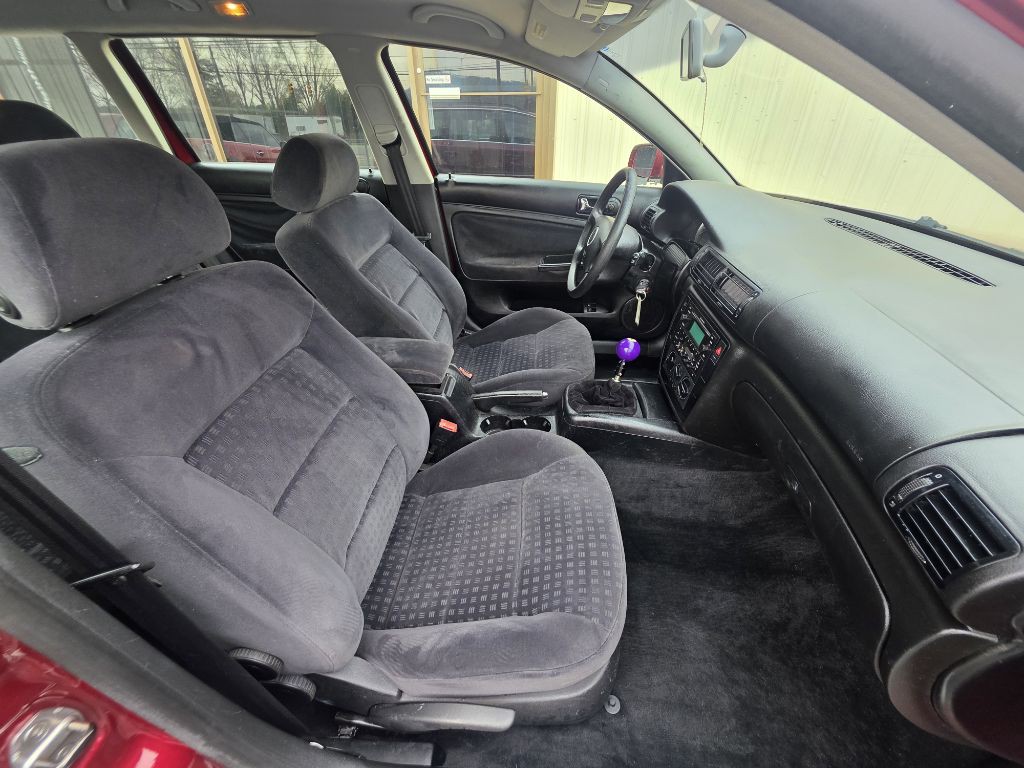 2003 Volkswagen Passat Image 9