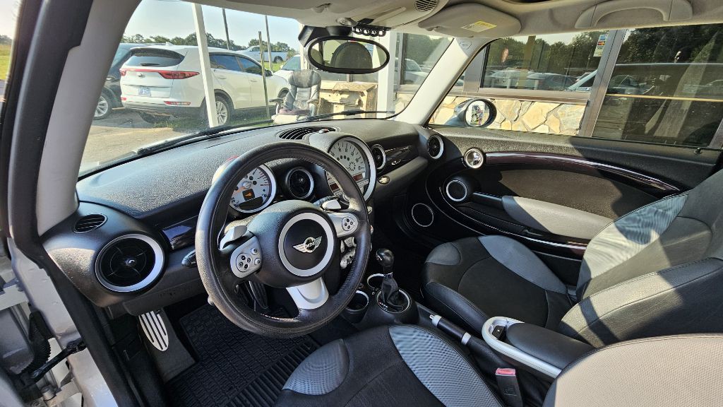 2007 MINI Cooper Image 8