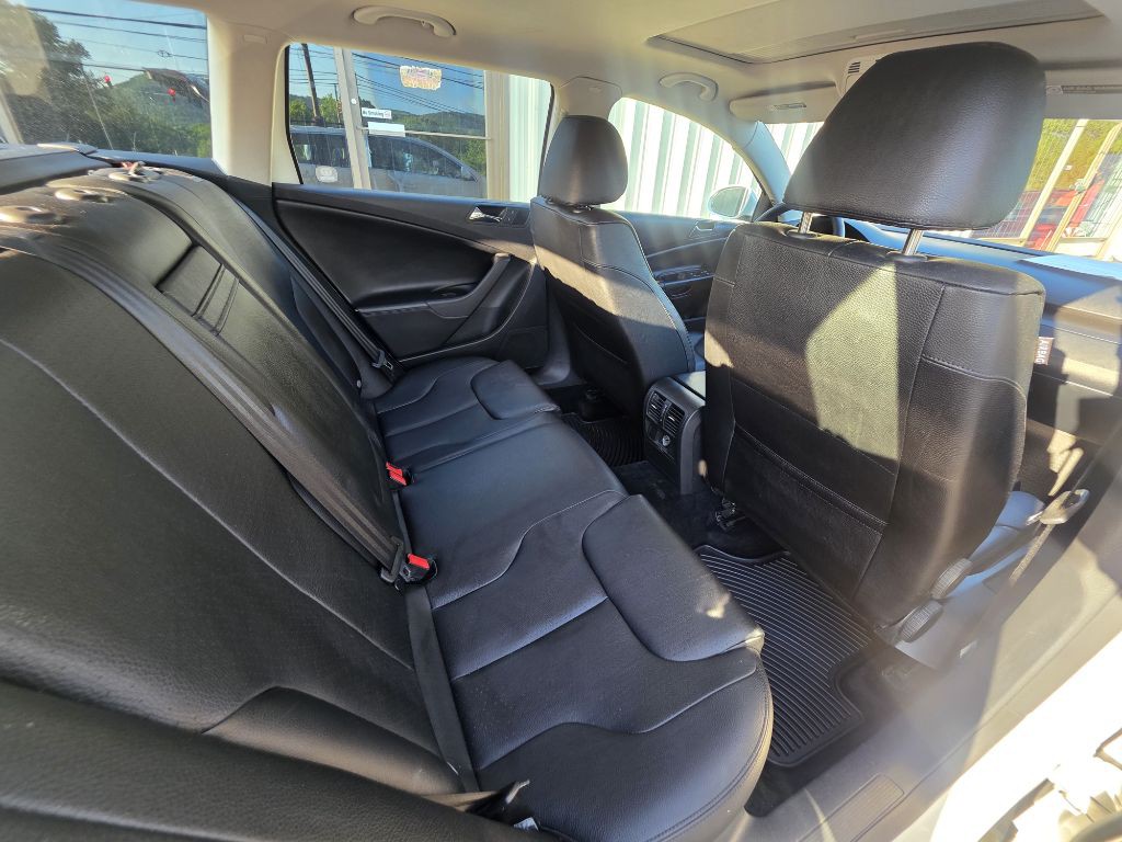 2007 Volkswagen Passat Image 8