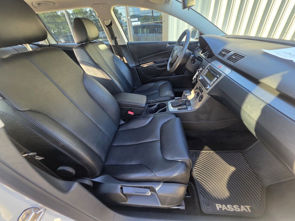 2007 Volkswagen Passat Image 9