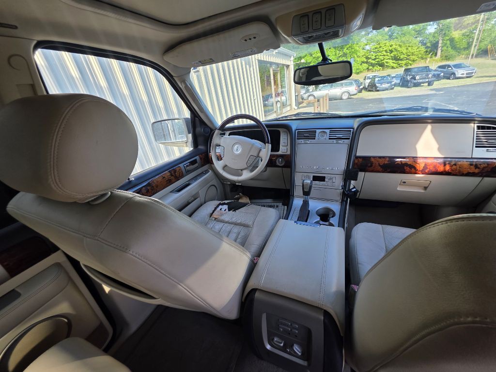 2003 Lincoln Navigator Image 5