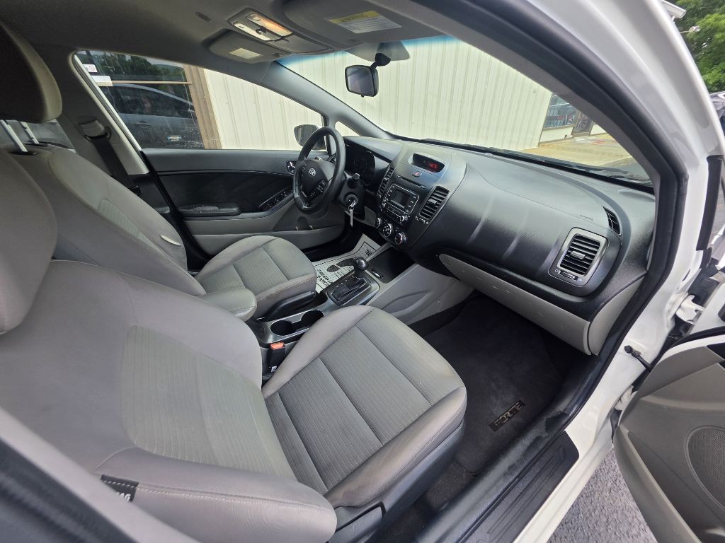 2015 Kia Forte Image 8