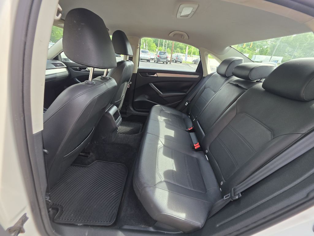 2014 Volkswagen Passat Image 7