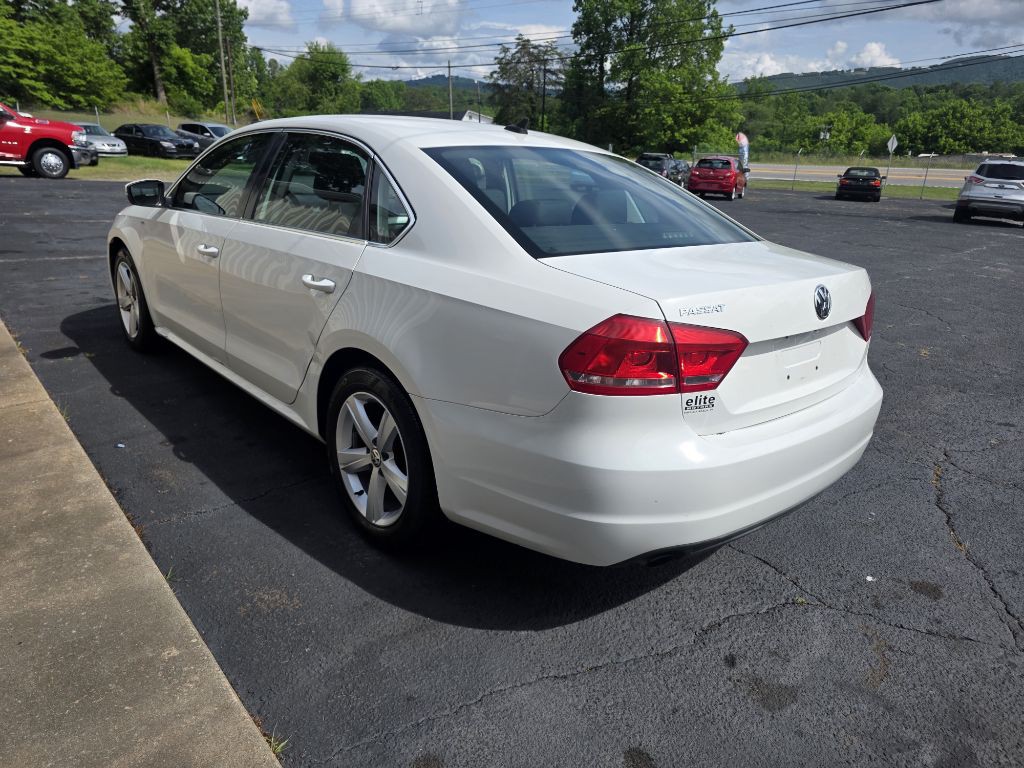 2014 Volkswagen Passat Image 15