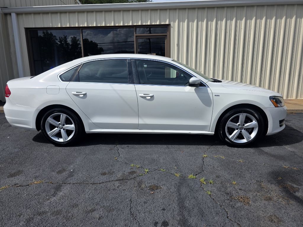 2014 Volkswagen Passat Image 17