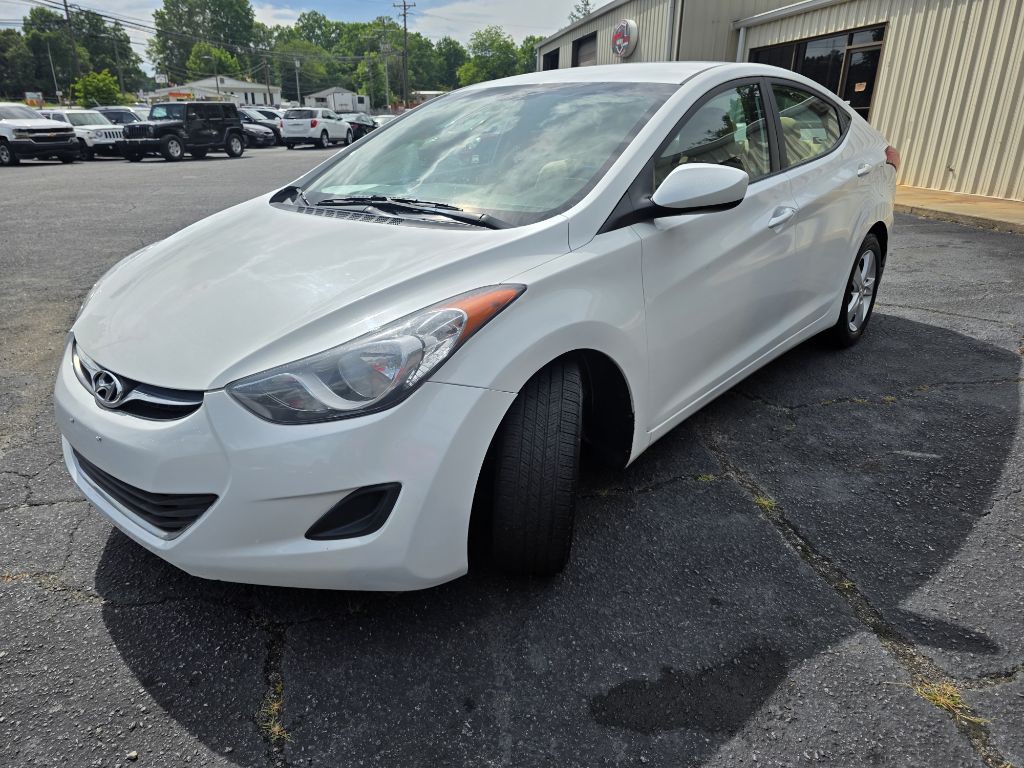 2013 Hyundai Elantra Image 4