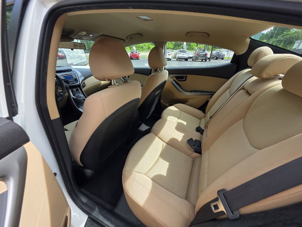 2013 Hyundai Elantra Image 5