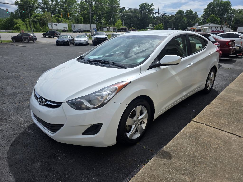 2013 Hyundai Elantra Image 9