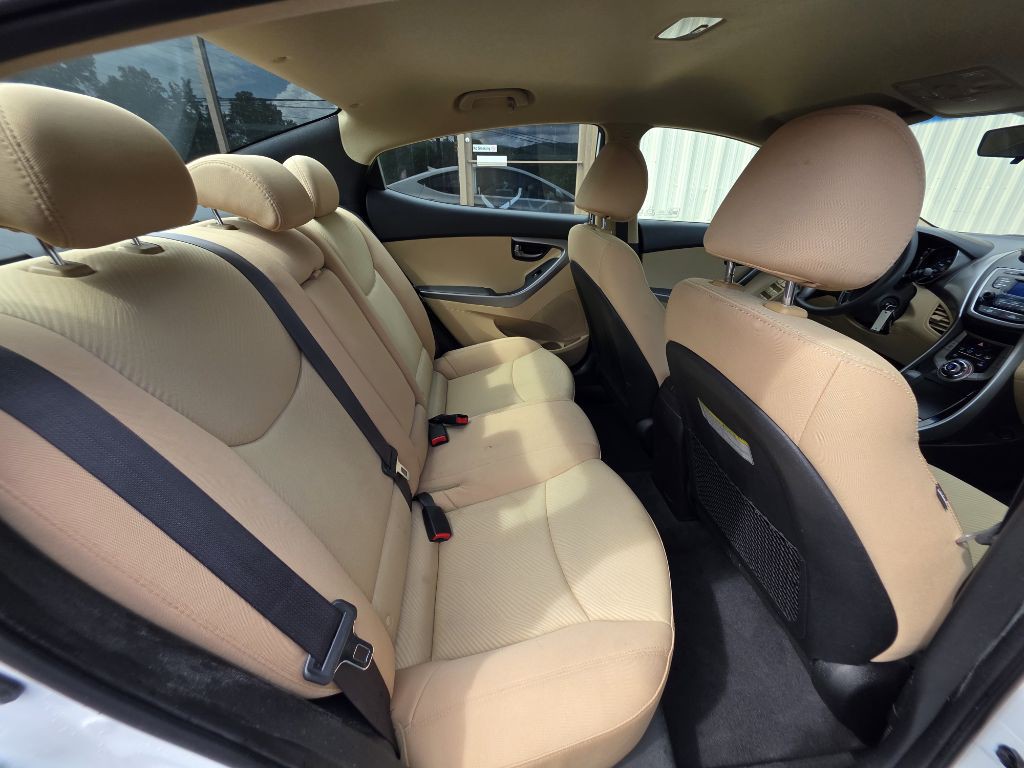 2013 Hyundai Elantra Image 11