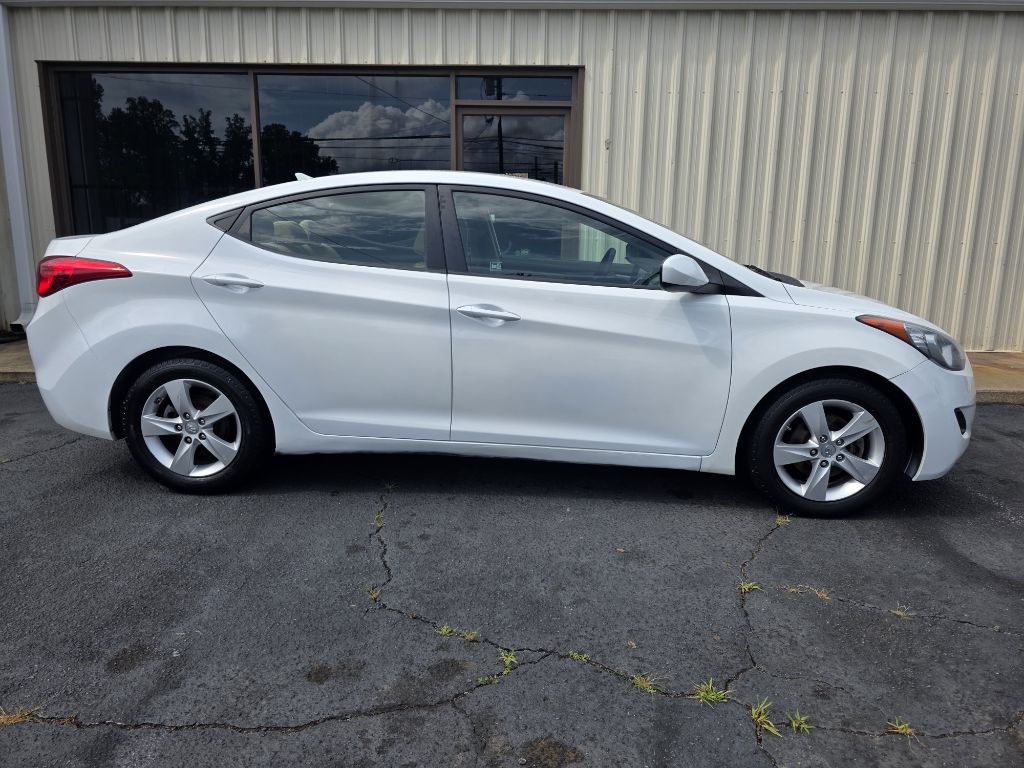 2013 Hyundai Elantra Image 12
