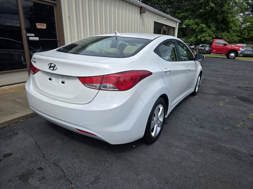2013 Hyundai Elantra Image 15