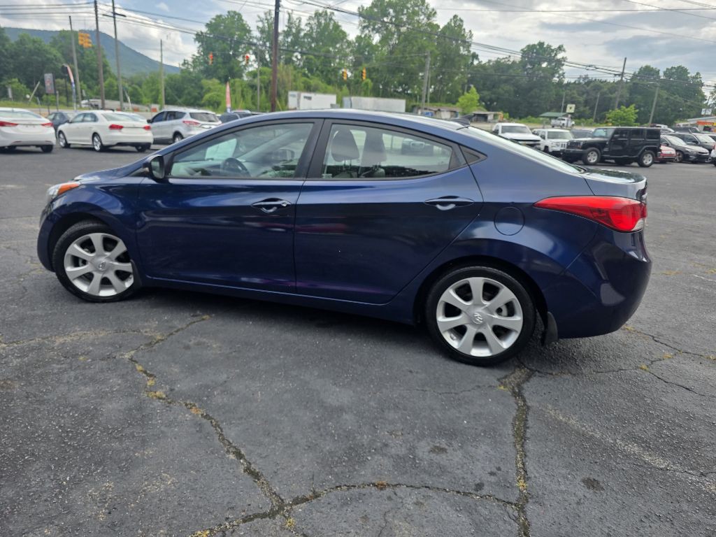 2013 Hyundai Elantra Image 3