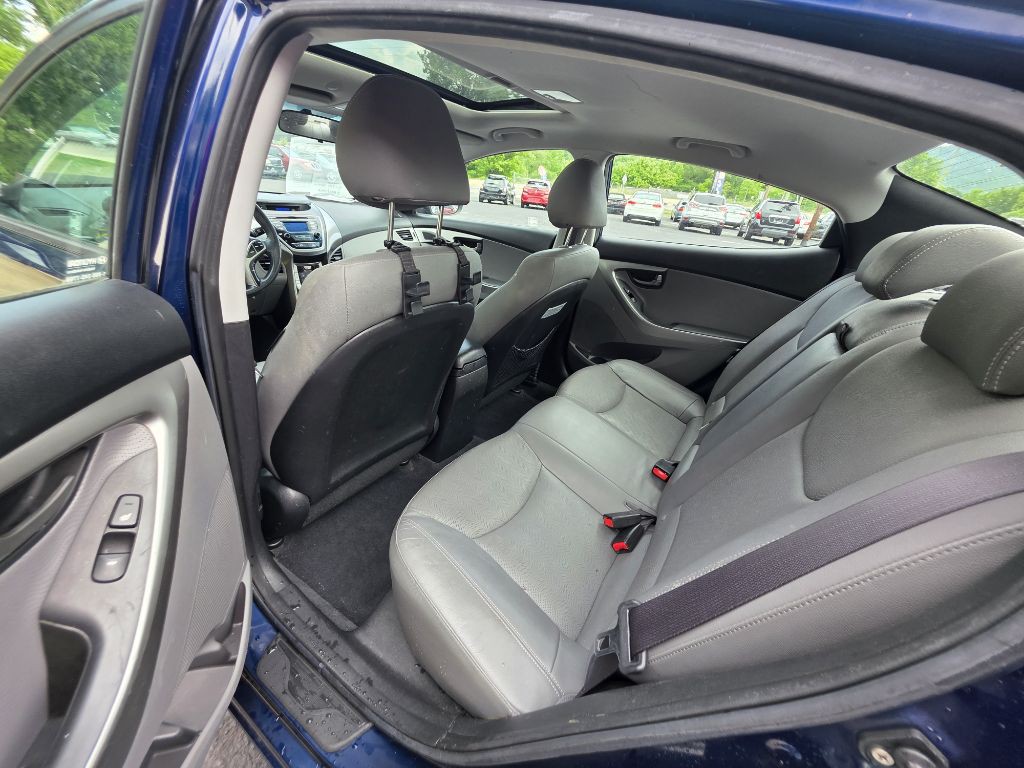 2013 Hyundai Elantra Image 8