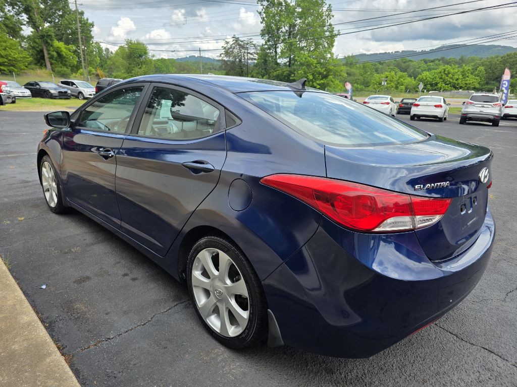 2013 Hyundai Elantra Image 17