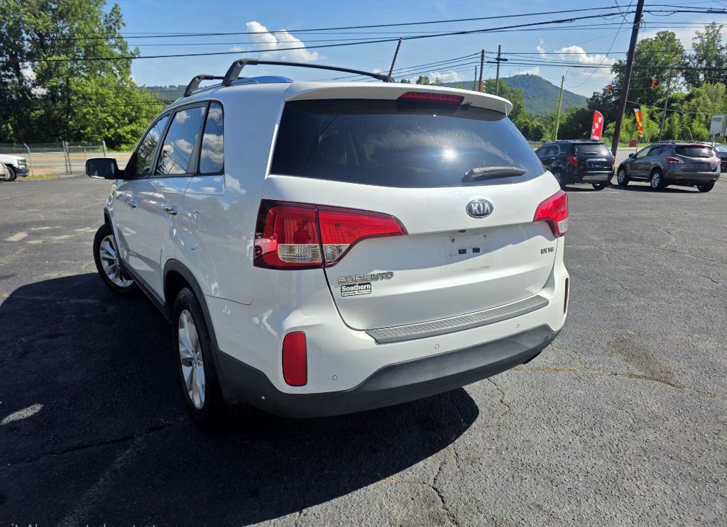 2015 Kia Sorento Image 2