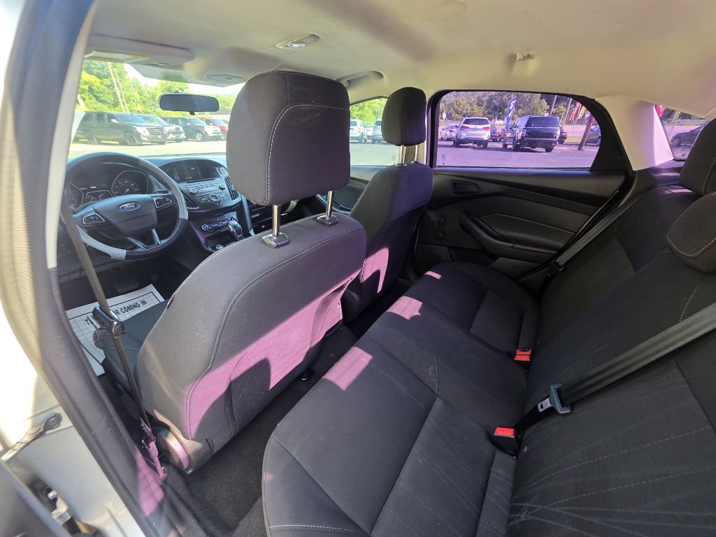 2016 Ford Focus Image 2