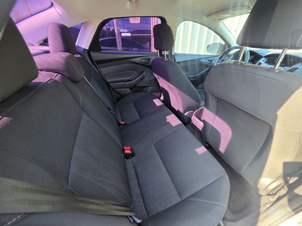2016 Ford Focus Image 5