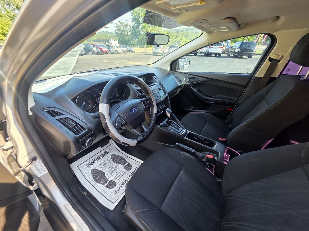 2016 Ford Focus Image 6