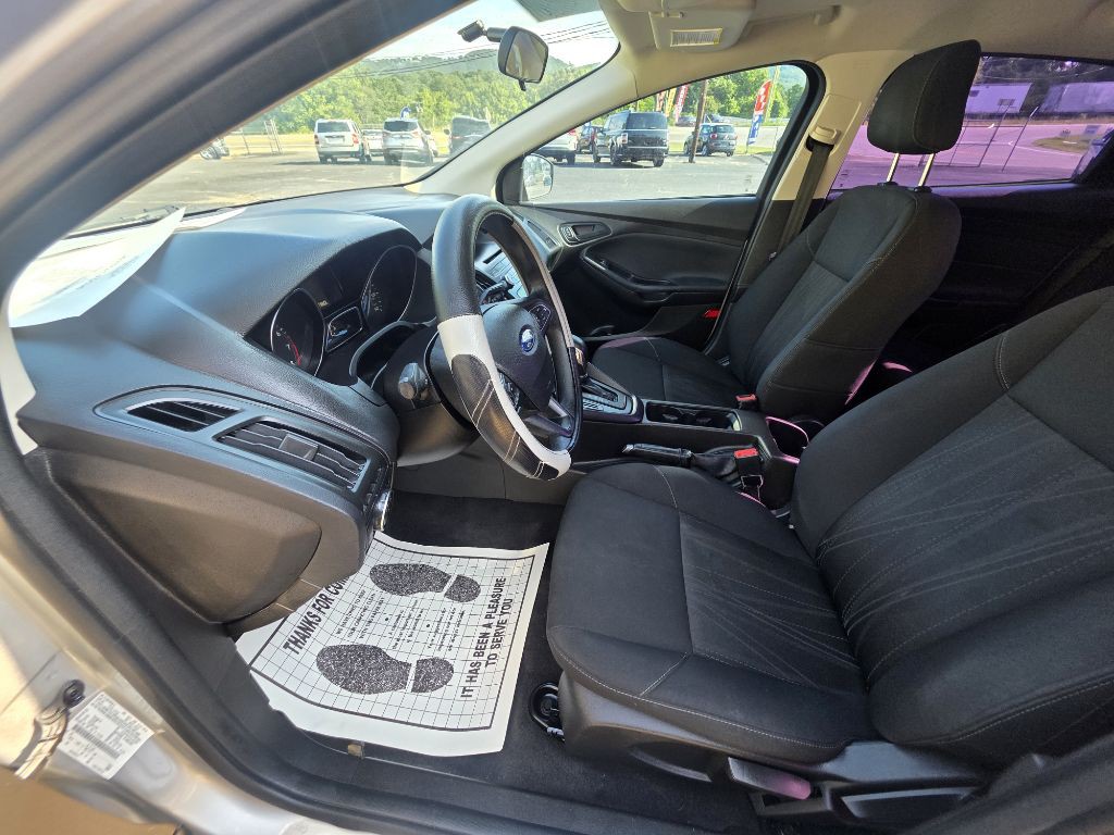 2016 Ford Focus Image 8