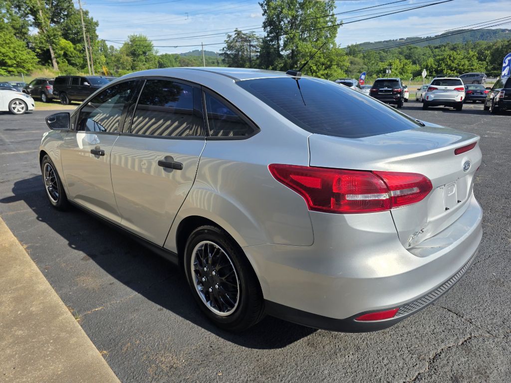 2016 Ford Focus Image 10