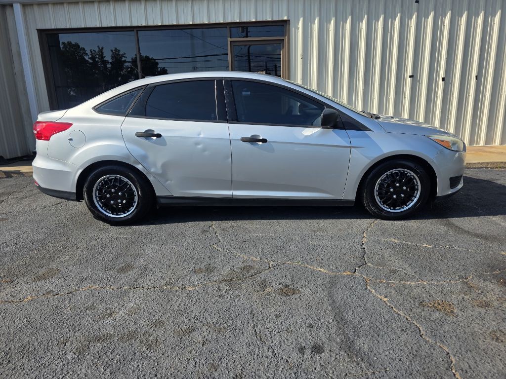 2016 Ford Focus Image 12