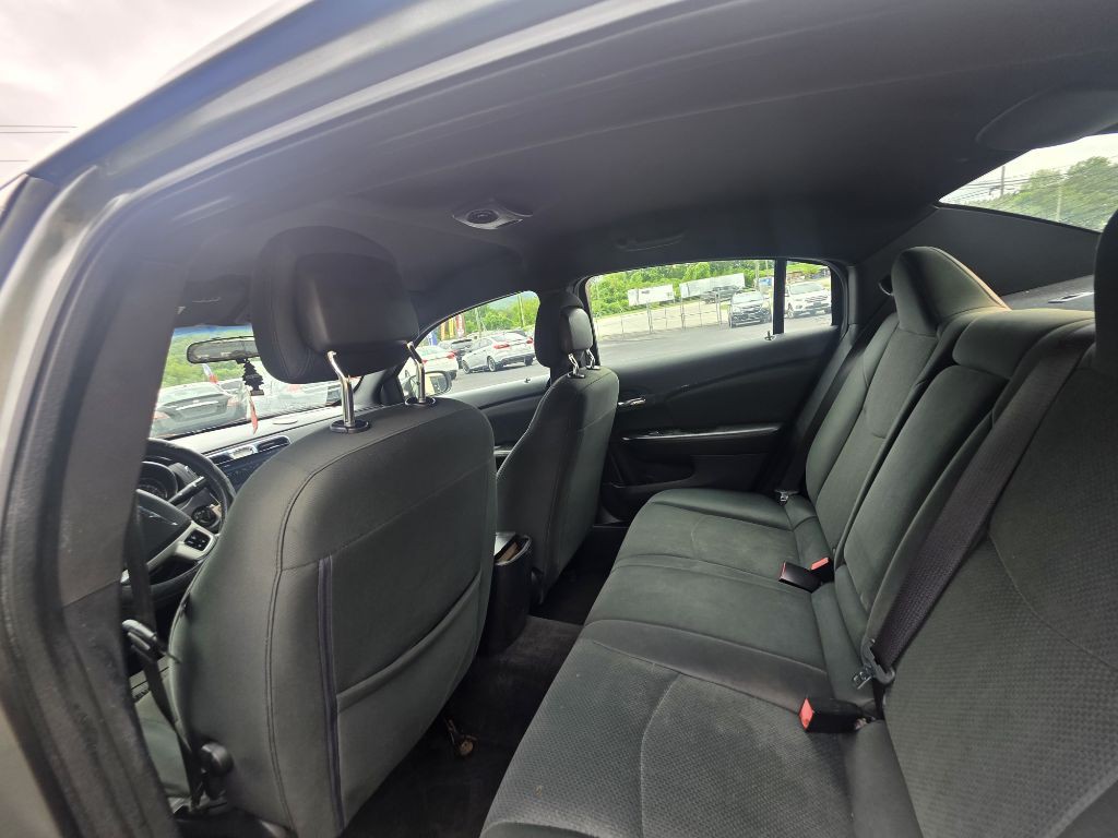 2012 Chrysler 200 Image 1