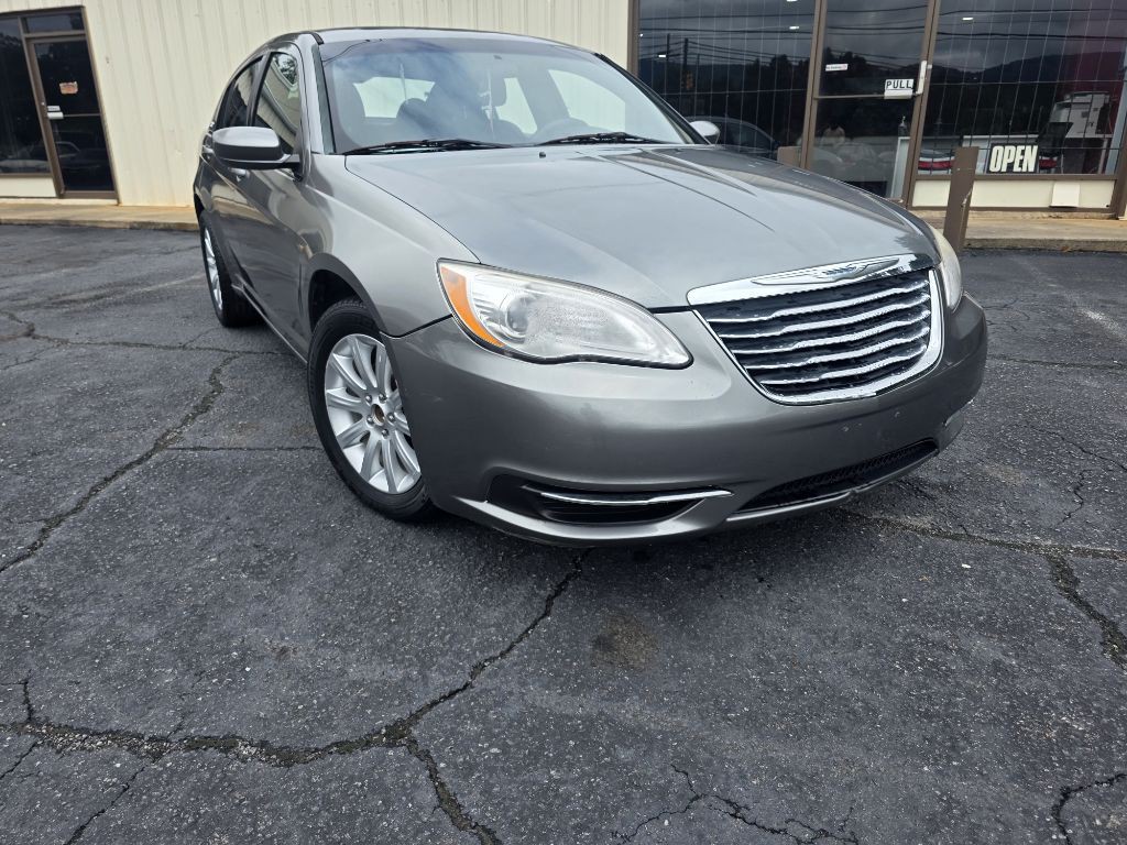 2012 Chrysler 200 Image 4
