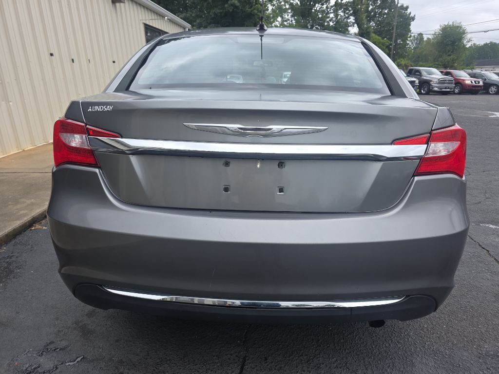 2012 Chrysler 200 Image 9