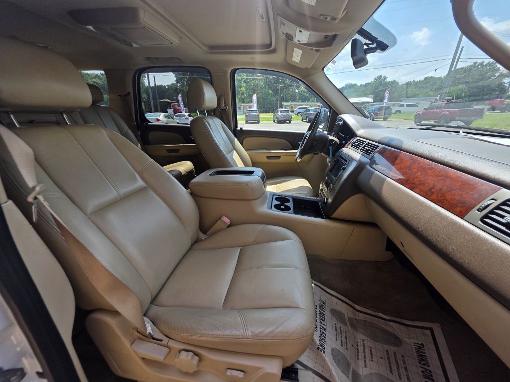 2009 GMC Yukon Image 28