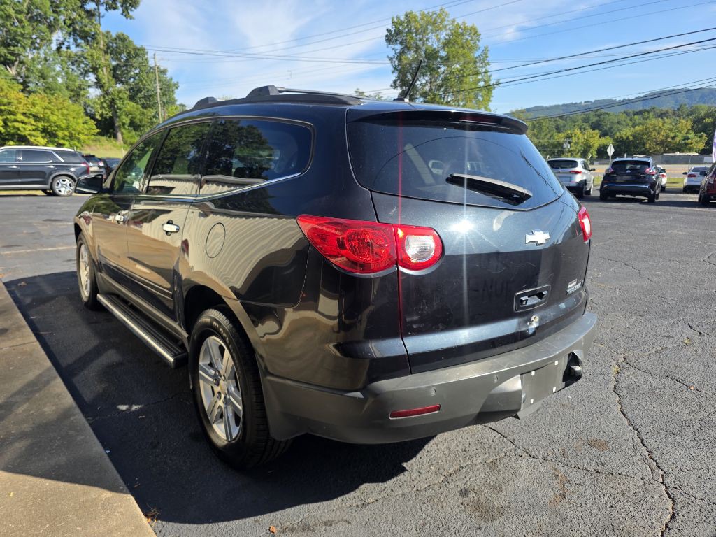 2012 Chevrolet Traverse Image 2